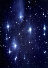 天上繁星众多